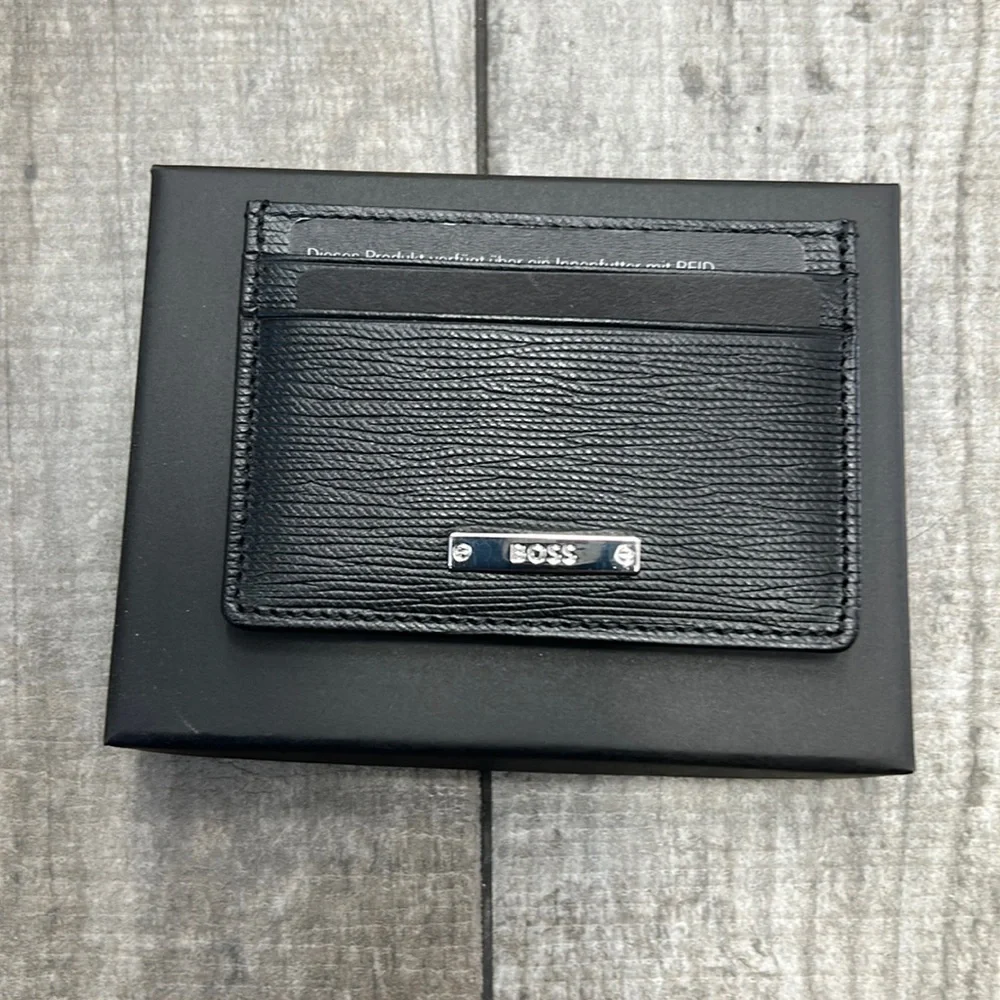 100% Authentic Hugo Boss GalleryA S Card Wallet - NWT